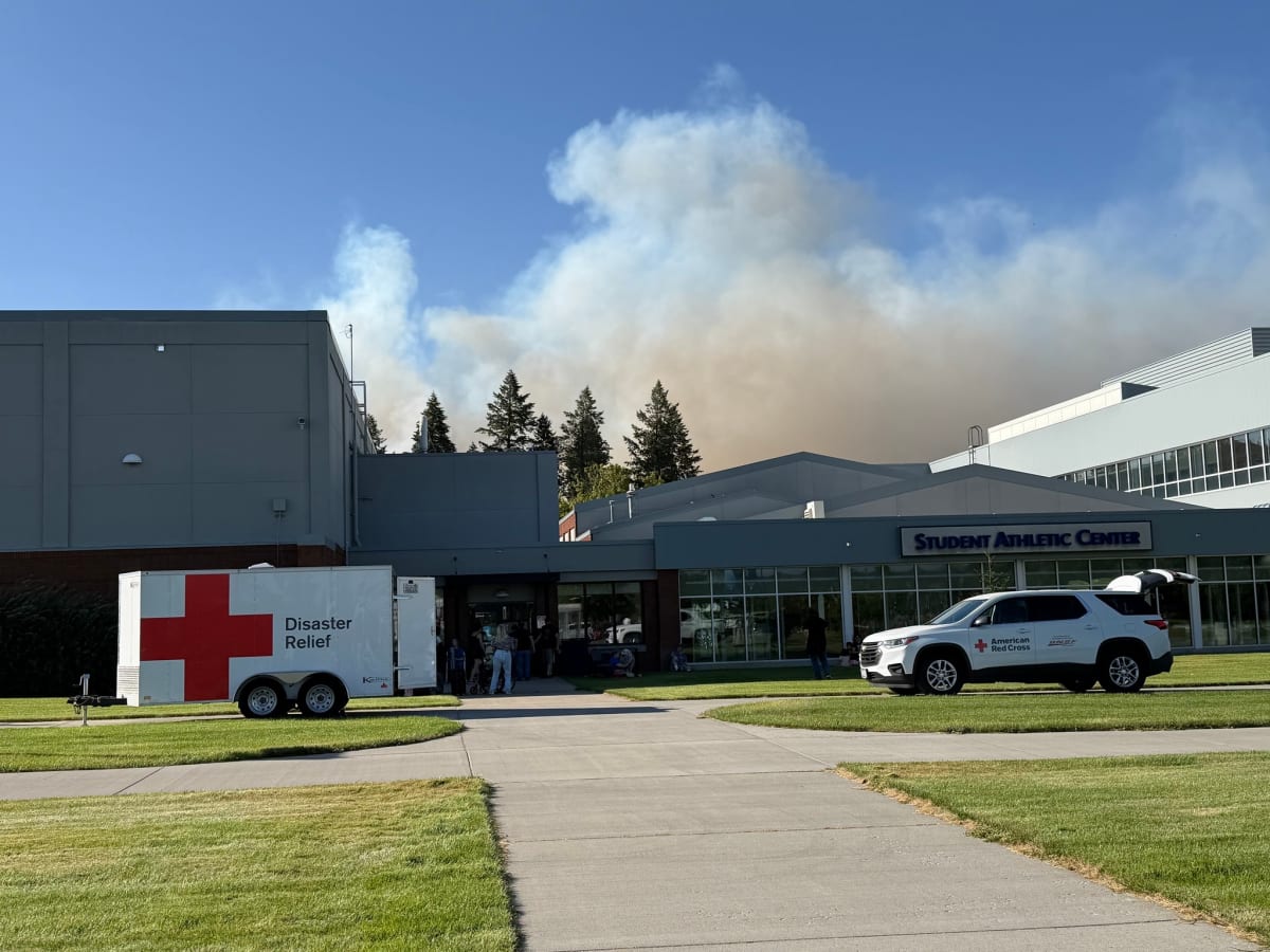 Red Cross Volunteers Help Thousands Fleeing Spokane Fires