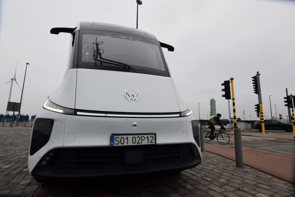 Chinese EV Truck Startup Delivers First US Vehicle in Texas - Image 2