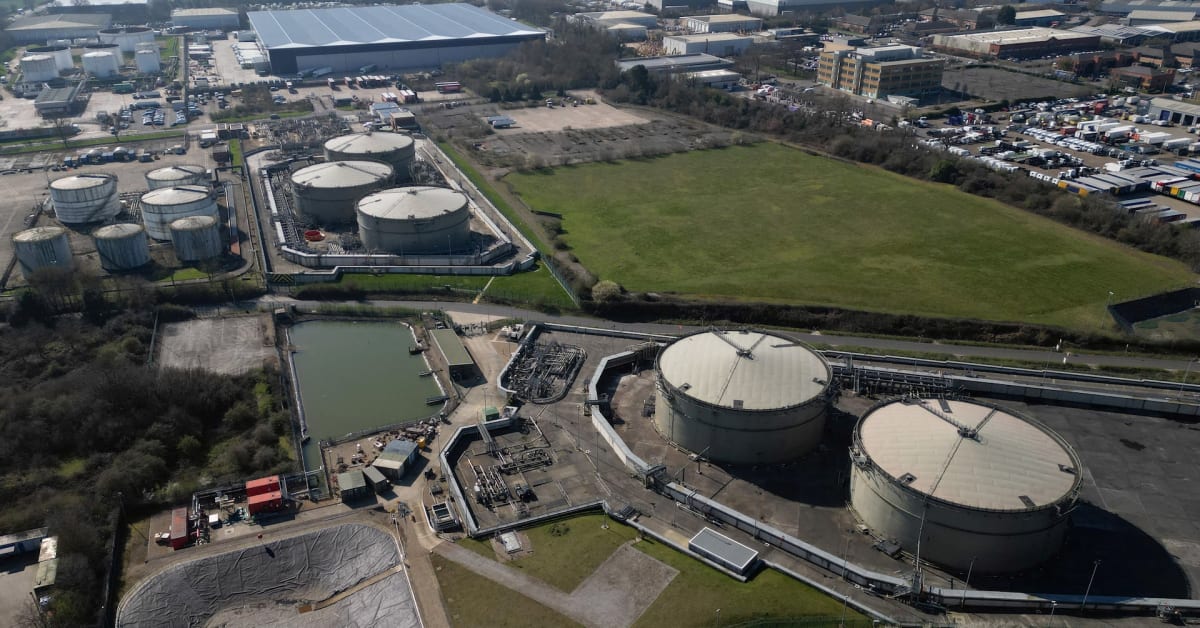 Britain Hits 52.5% Renewable Power in Historic 2025 Milestone