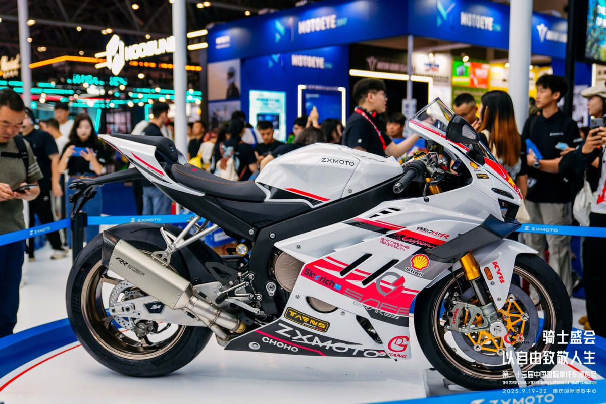 Chinese Motorcycle Brand ZXMOTO Wins Historic WSBK Races - Image 4