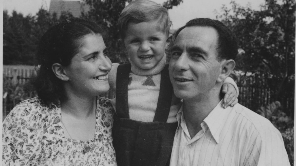 Holocaust Survivor Born on Death Train Shares His Story