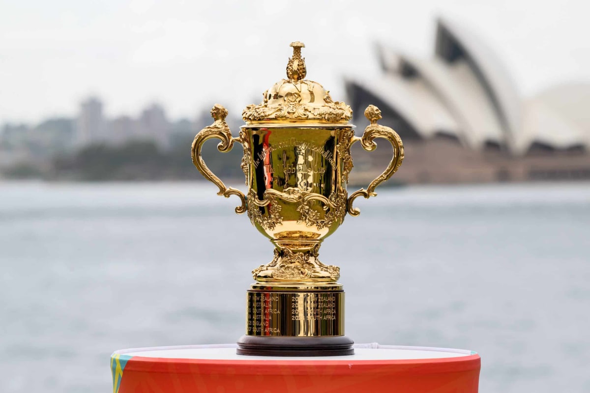 Rugby legends and Brisbane students form massive RWC27 human mosaic with Webb Ellis Cup