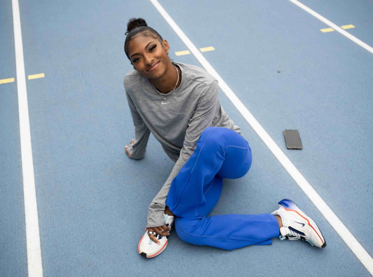 Masai Russell Breaks 100m Hurdles World Record in 12.09 - Image 2