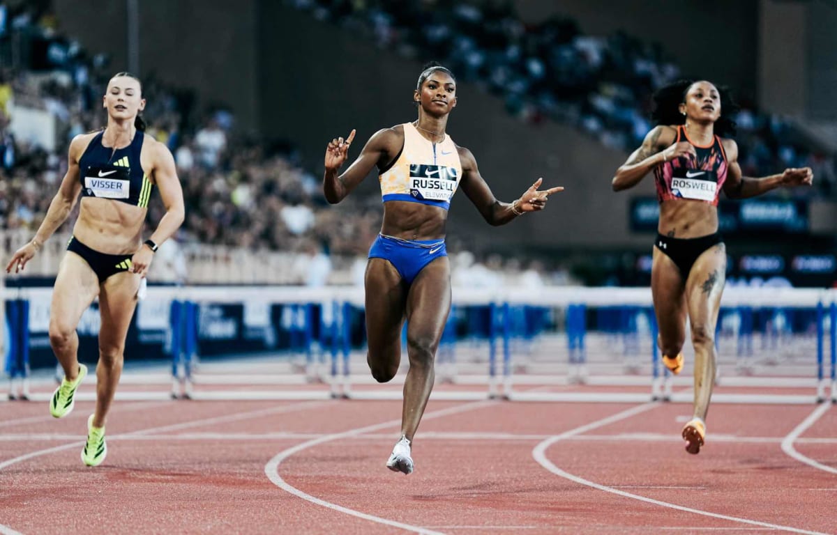 Masai Russell Breaks 100m Hurdles World Record in 12.09