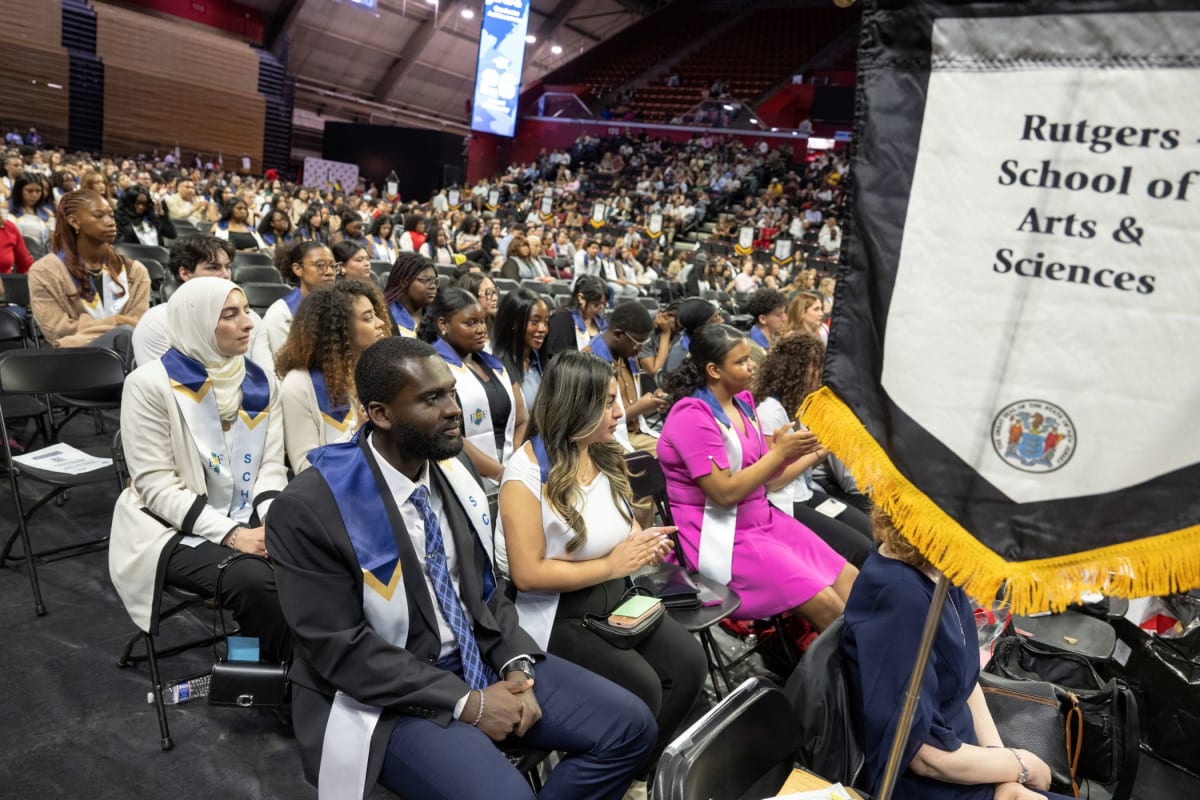 Record 1,977 NJ Students Graduate Top Honors From EOF