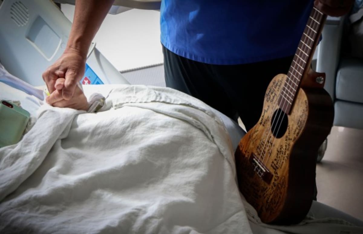 Singing Nurse Retires After 18 Years of Healing With Music - Image 5
