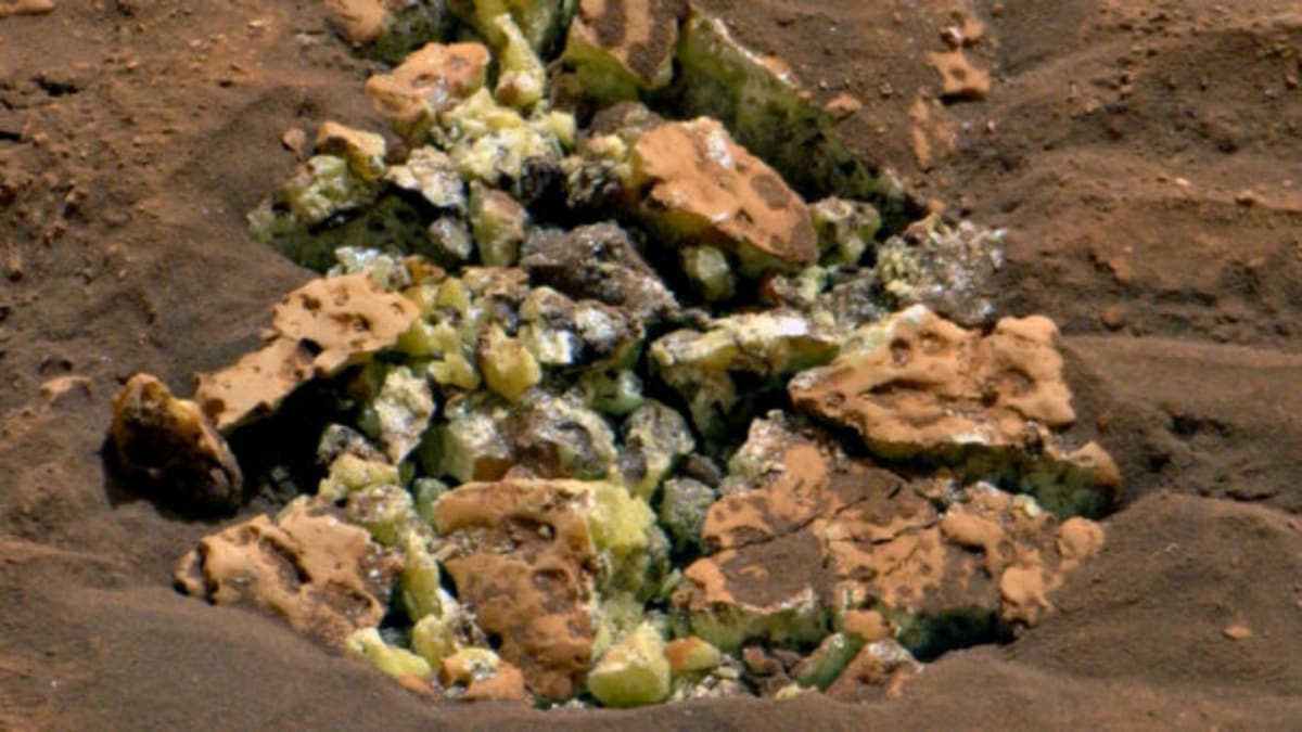 Mars Rover Accidentally Reveals Pure Sulfur in Rock - Image 2