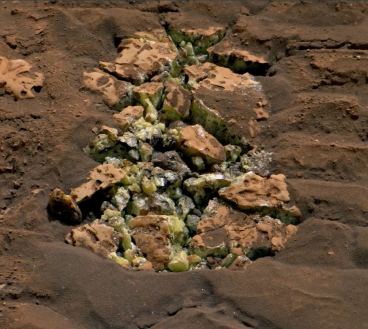Mars Rover Accidentally Reveals Pure Sulfur in Rock - Image 4