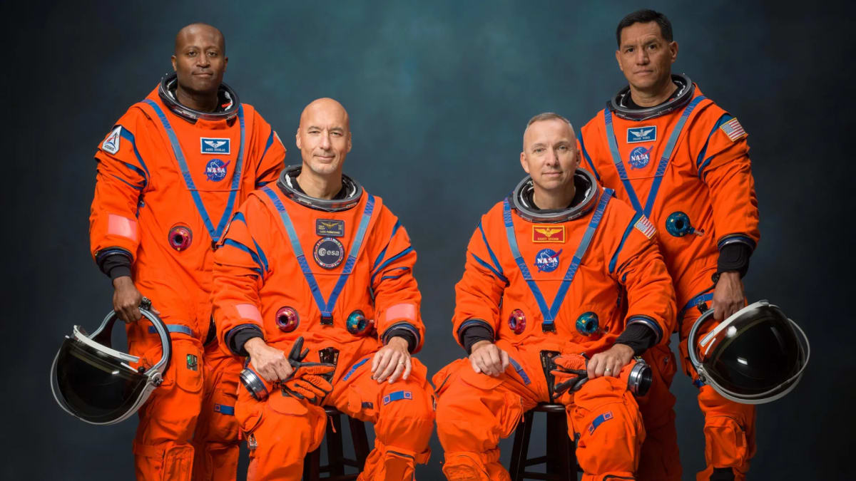 NASA Names 4 Astronauts for Historic 2027 Moon Mission