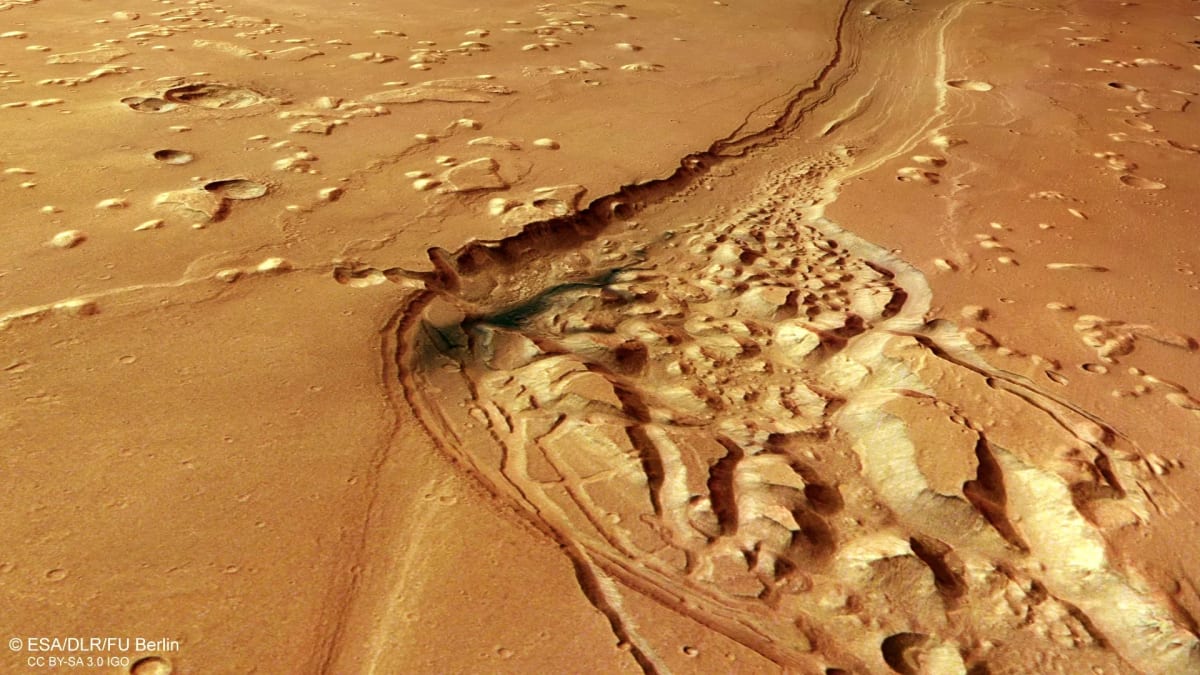 Bird's-eye view of Shalbatana Vallis showing ancient flood channels and chaotic terrain on Mars