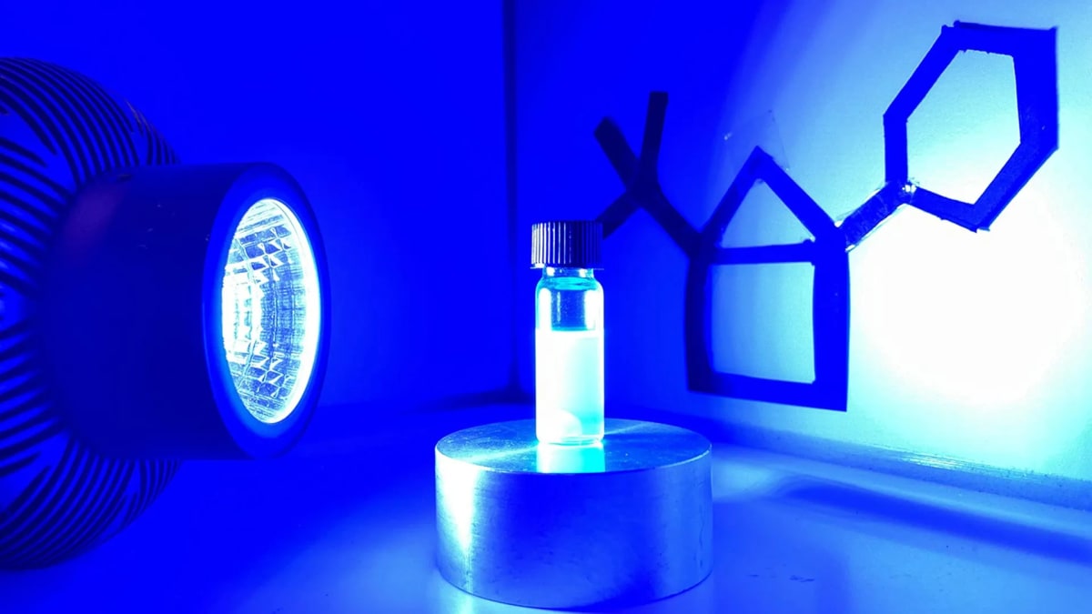 German Scientists Use Light to Build Medicine Molecules