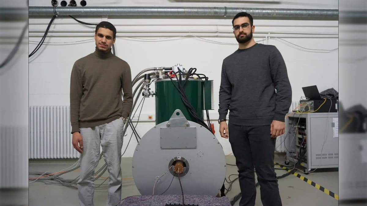 Students Build Dark Matter Detector, Shrink Cosmic Mystery