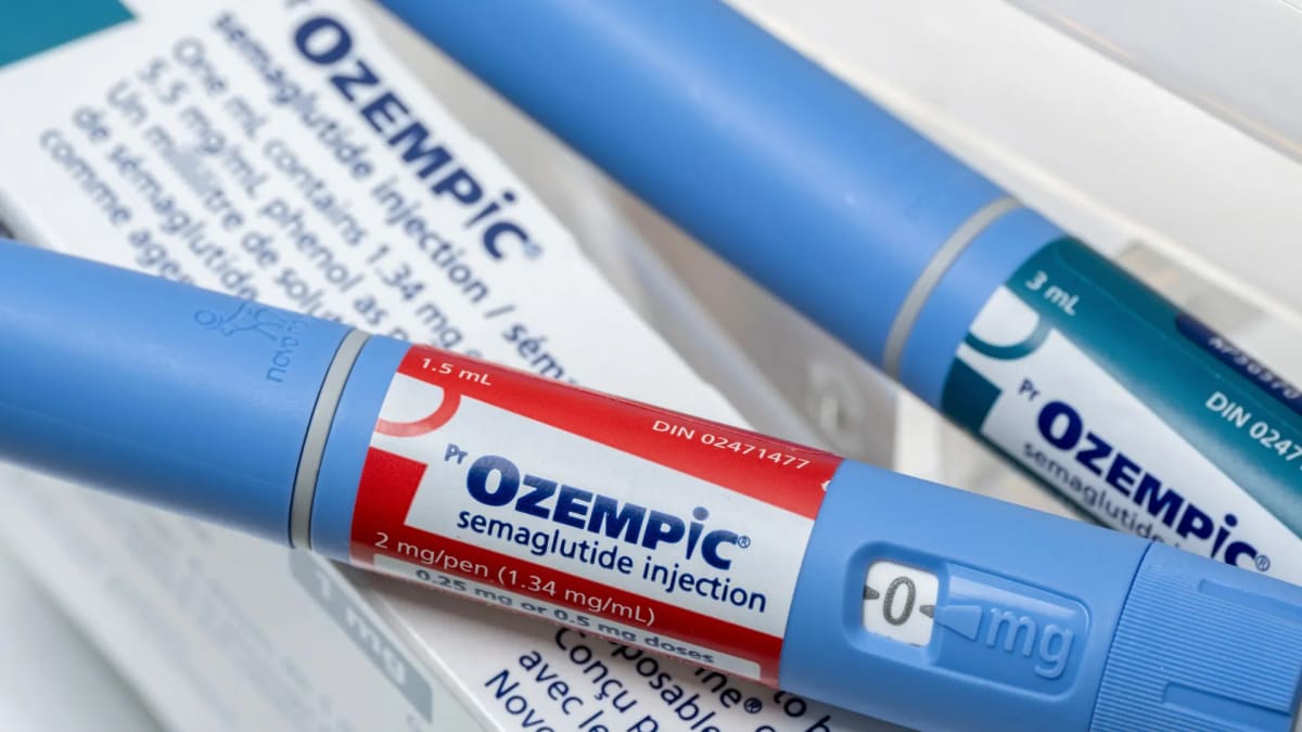 Laboratory mice in research setting representing breakthrough aging study with diabetes medication