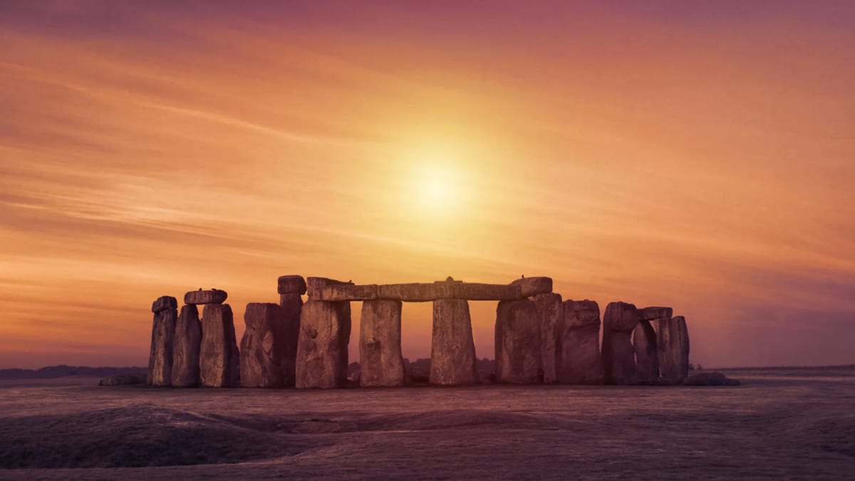 Ancient Britons Moved 6-Ton Stone 435 Miles to Stonehenge