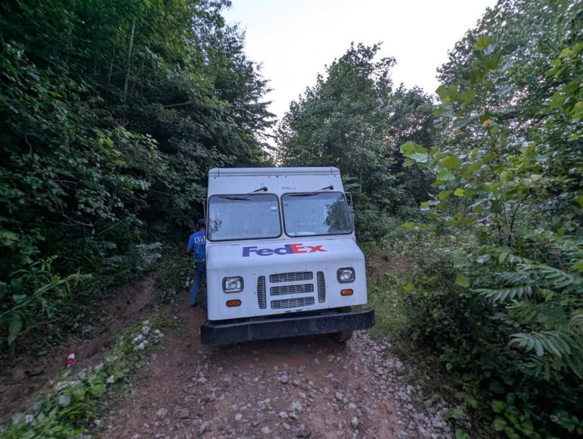 Ohio Firefighters Rescue GPS-Trapped FedEx Truck From Mud - Image 5