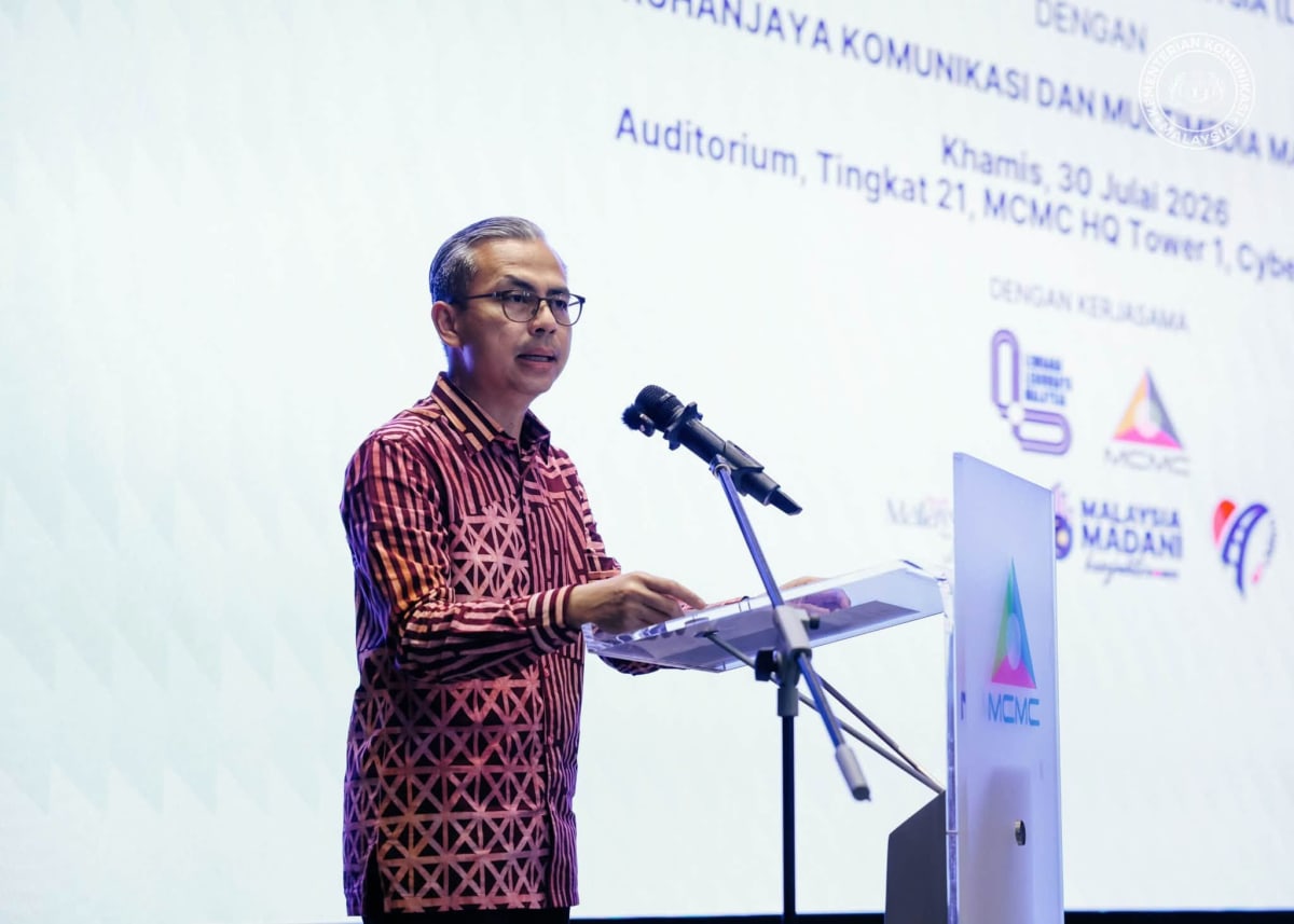 Malaysia Tests Satellite Phone Service for Remote Areas
