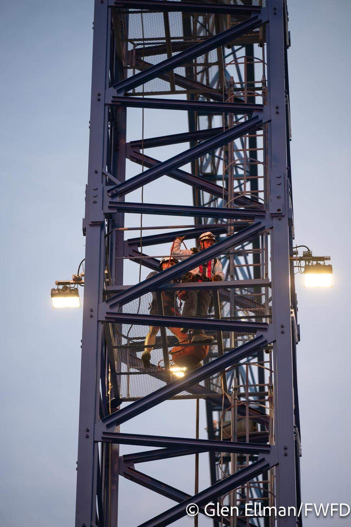 Fire Crew Rescues Crane Worker 200 Feet in the Air - Image 2