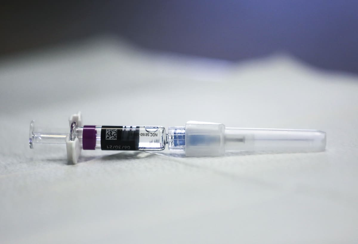 FDA Backs Next Year's Flu Shot Despite Vaccine Tensions - Image 2