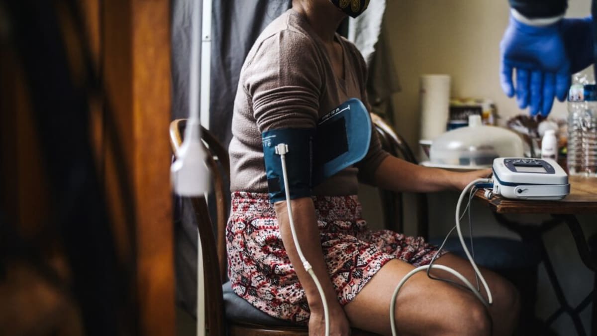 Team Care Cuts High Blood Pressure in Low-Income Patients