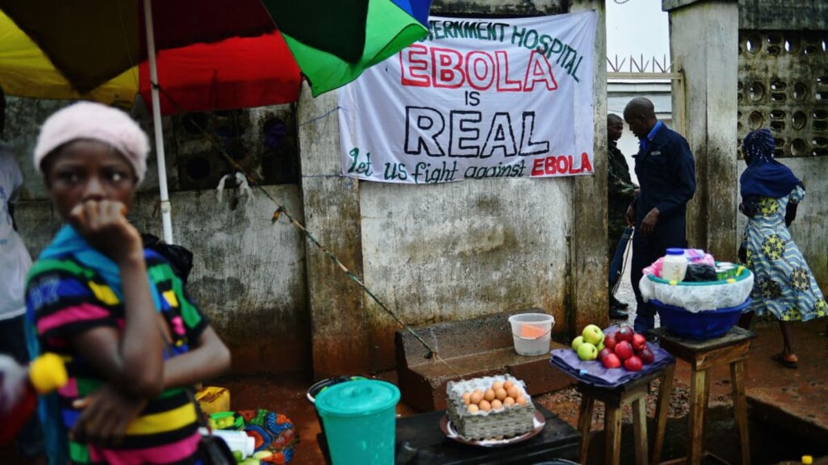 Doctor Honors Unsung Heroes of Ebola Frontlines
