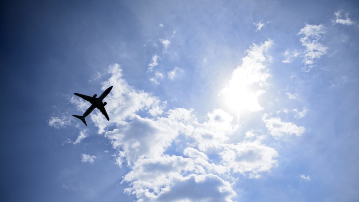 Airlines Quietly Depend on Volunteer Doctors Every Day