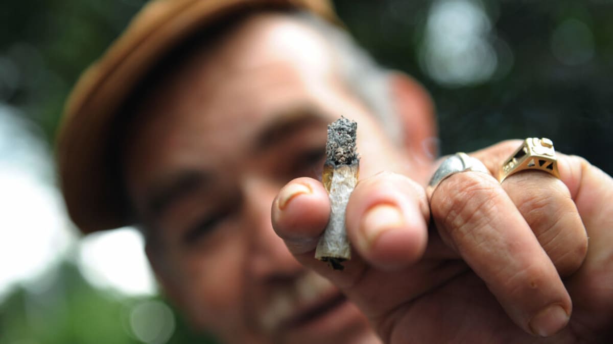Seniors Find Relief Using Medical Cannabis Safely