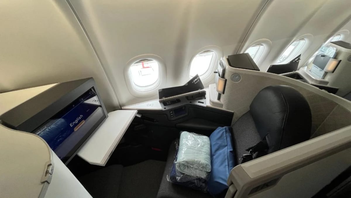 Malaysia Airlines' Privacy Doors Win Over Loyal Flyer - Image 2