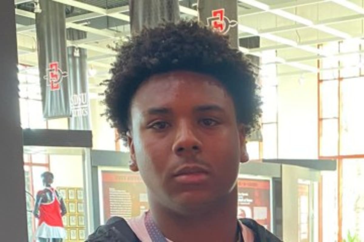 60-Year-Old Cancer Survivor Chases College Football Dream - Image 5