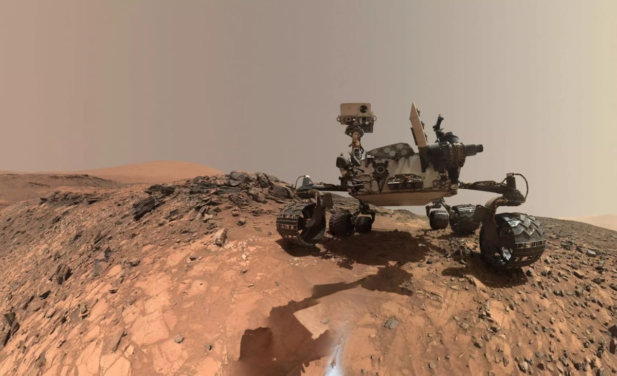 NASA Rover Finds Complex Organic Molecules on Mars