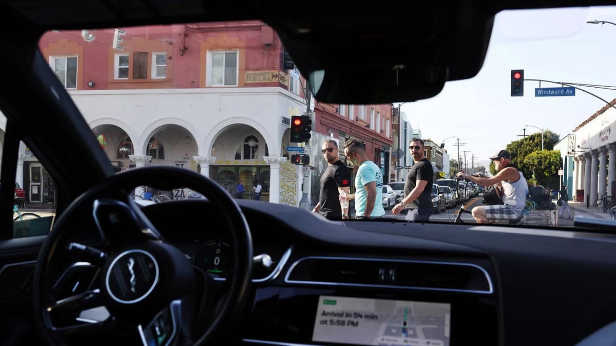 New AI Helps Self-Driving Cars Remember Roads Like Humans - Image 3