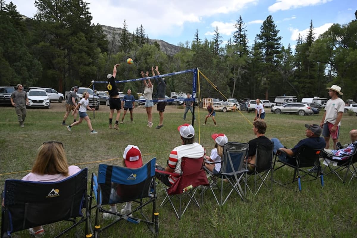 Family Reunion in Utah Shows Love Spans Generations - Image 2