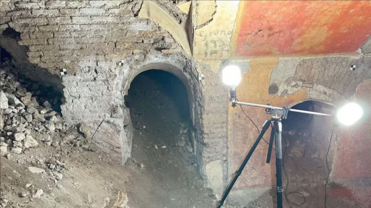 Students Find 2,000-Year-Old Roman Villa Under Their Gym - Image 2