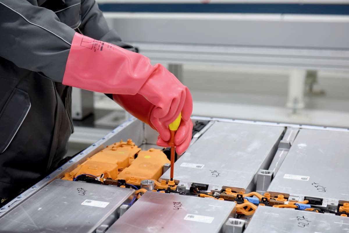 Colorado Passes First EV Battery Recycling Law in U.S. - Image 3