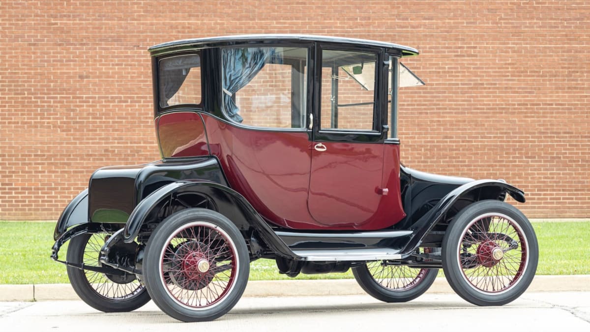 1918 Detroit Electric Runs Again With Modern Batteries - Image 5