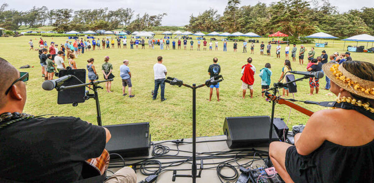 Kauai Cleans Beaches, Turns Trash Into Surfboard Fins - Image 2