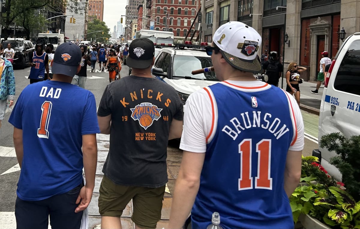 2 Million Celebrate Knicks' First Title in 53 Years - Image 4