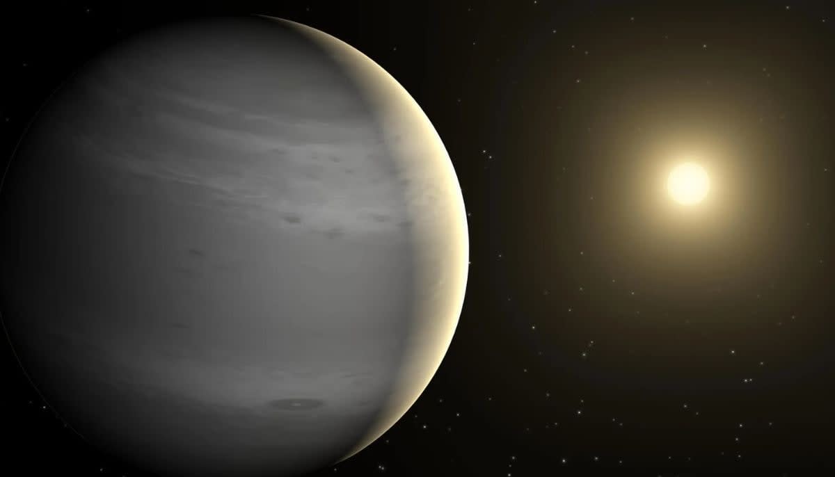 James Webb Spots Saturn-Sized Planet at Earth-Like Temps