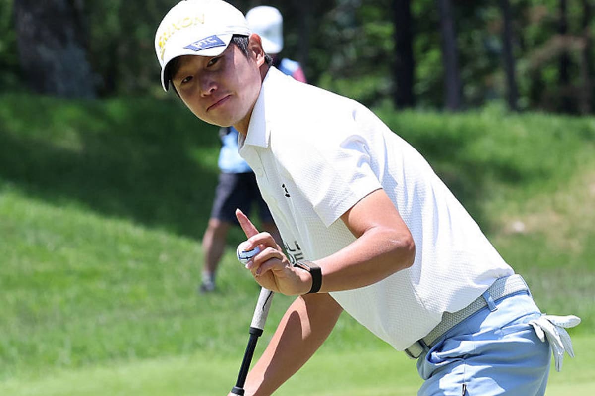 Jiho Yang celebrating emotional victory on 18th green at Korea Open championship