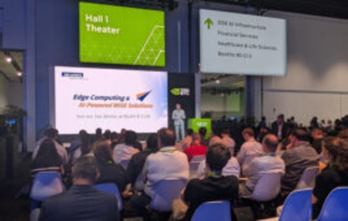 Robot Learns Empathy Working 24/7 in Hotel Lobbies - Image 5