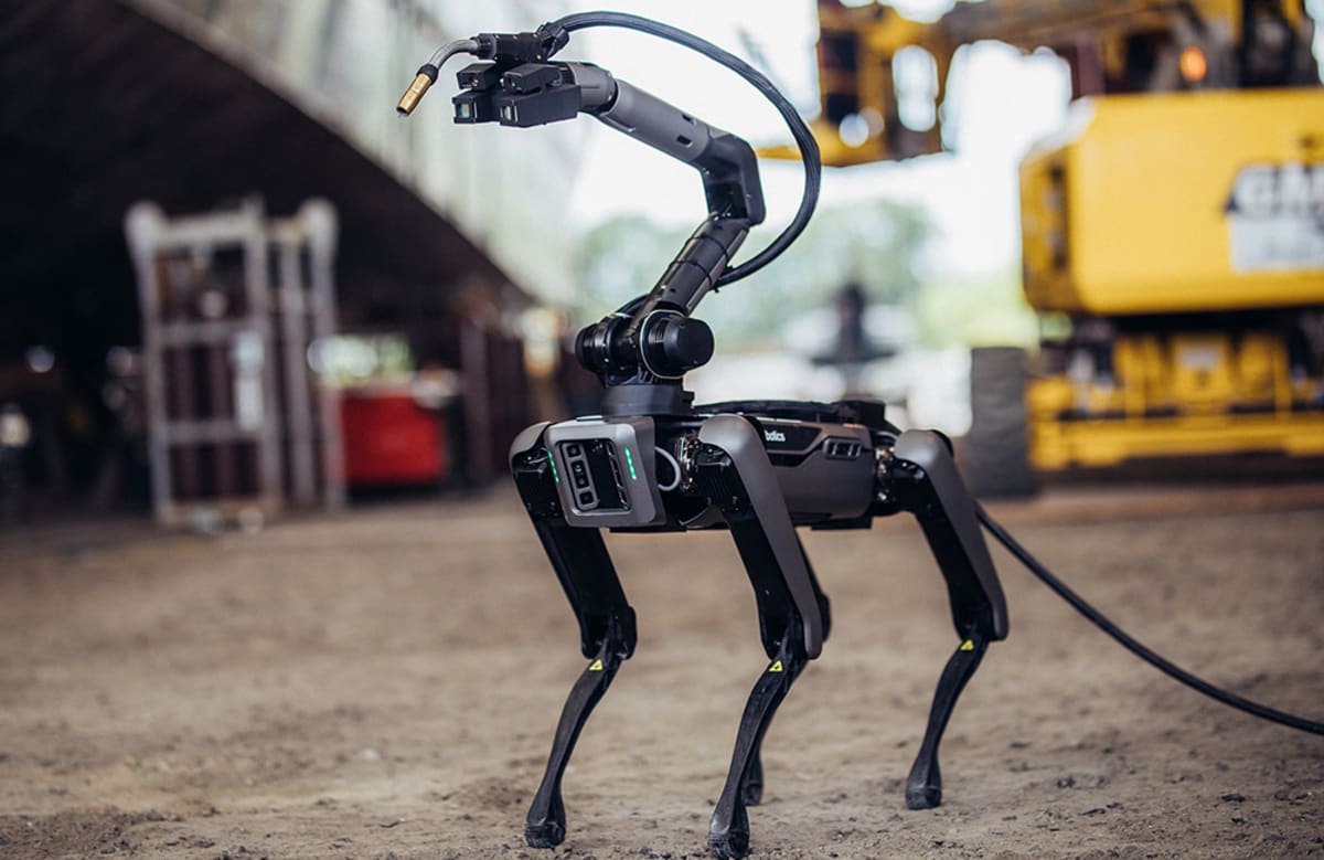 Tesla Plans 10M Robots as Physical AI Transforms Industry - Image 3