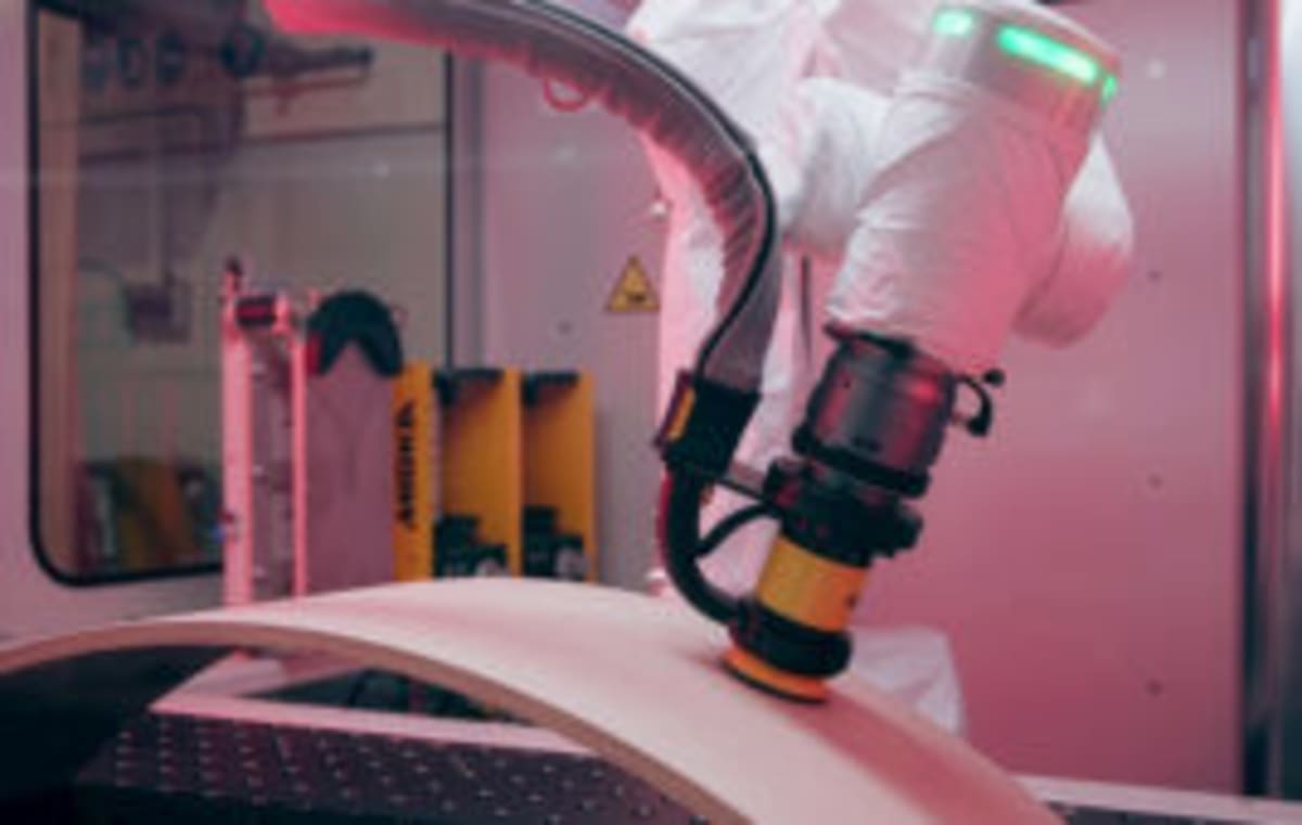 Robot Changes Tires in 30 Minutes, Eases Worker Shortage - Image 4