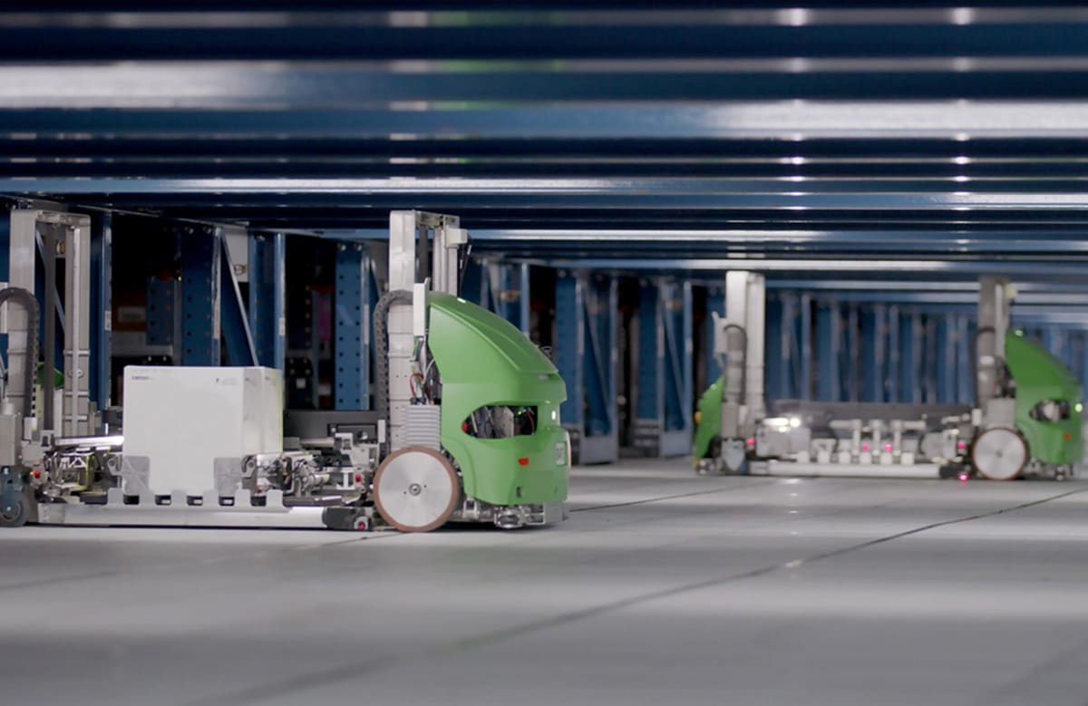 Advanced battery pack powering autonomous mobile robot in modern warehouse facility