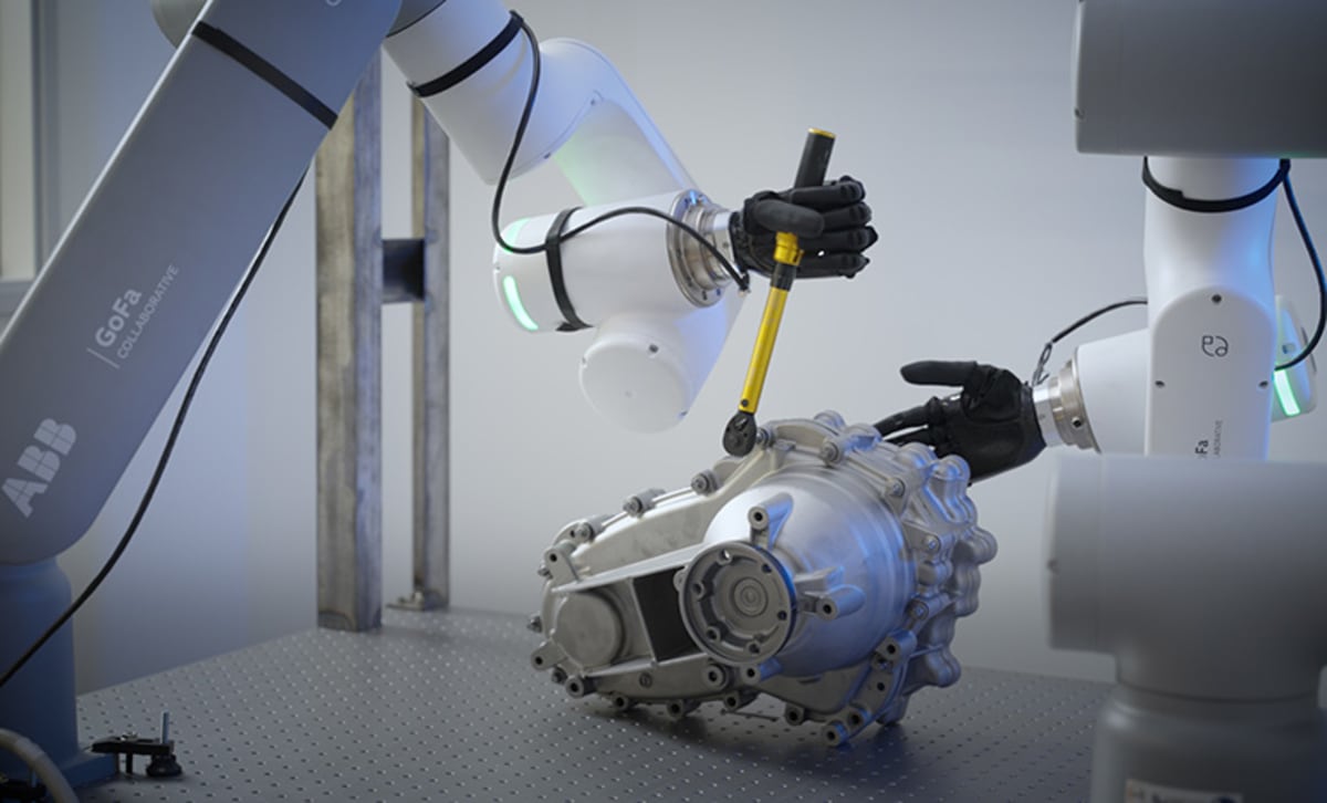 Prosthetic Hand Teaches Robots the Human Touch - Image 4