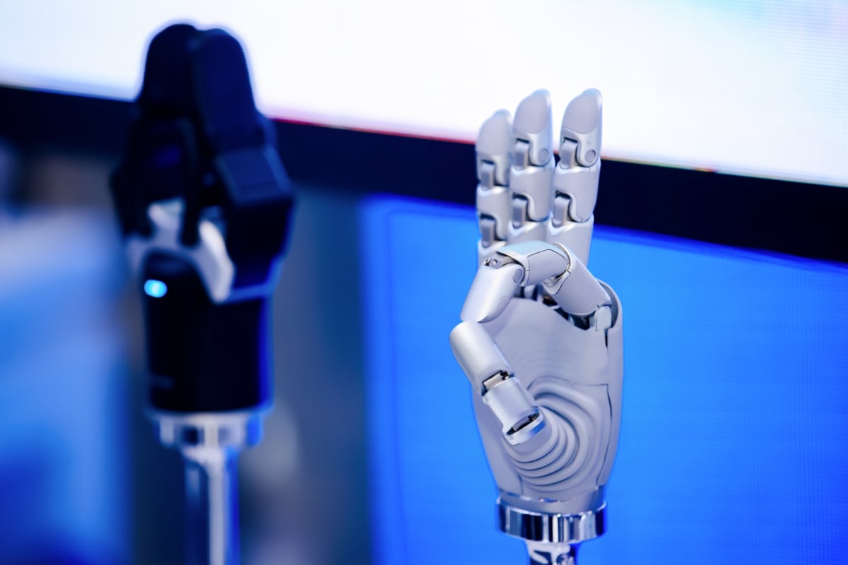 Shanghai Company Deploys 15,000 Robots for Real-World Jobs - Image 4