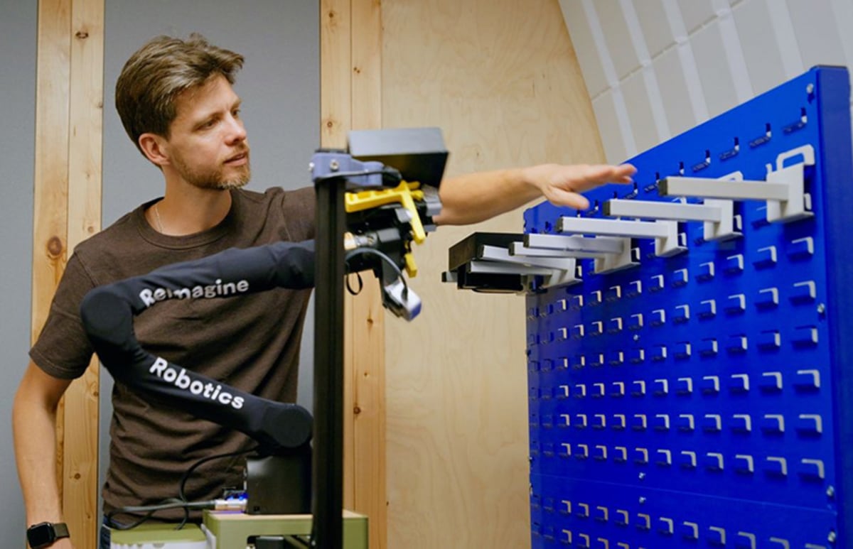 London Startup's Robots Learn Tasks in 10 Minutes, Not Days
