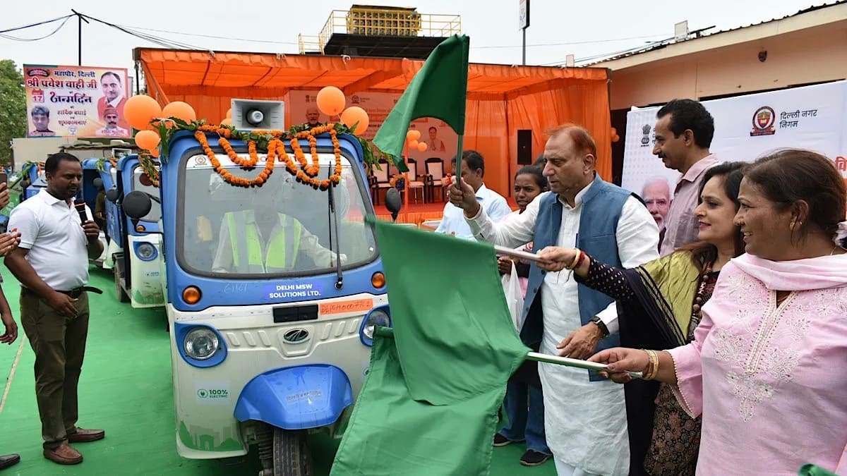 Delhi Launches 135 Electric Waste Trucks for Cleaner Air