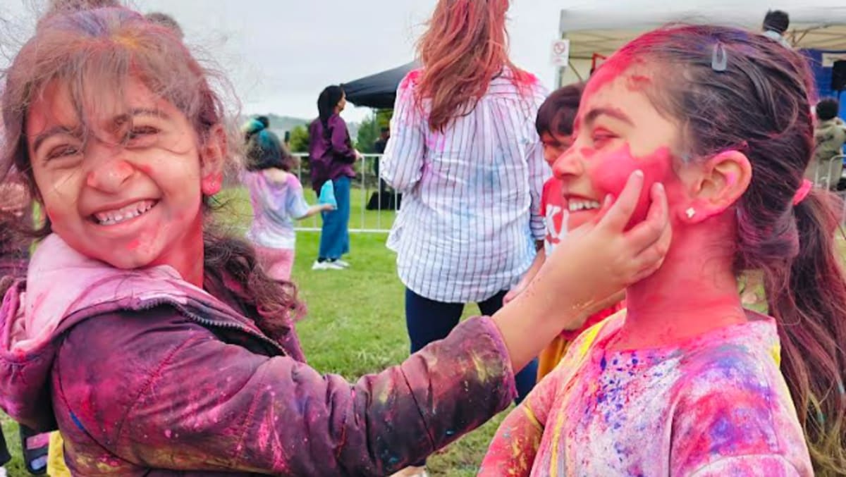 Auckland's Holi Festival Unites Community in Color - Image 3