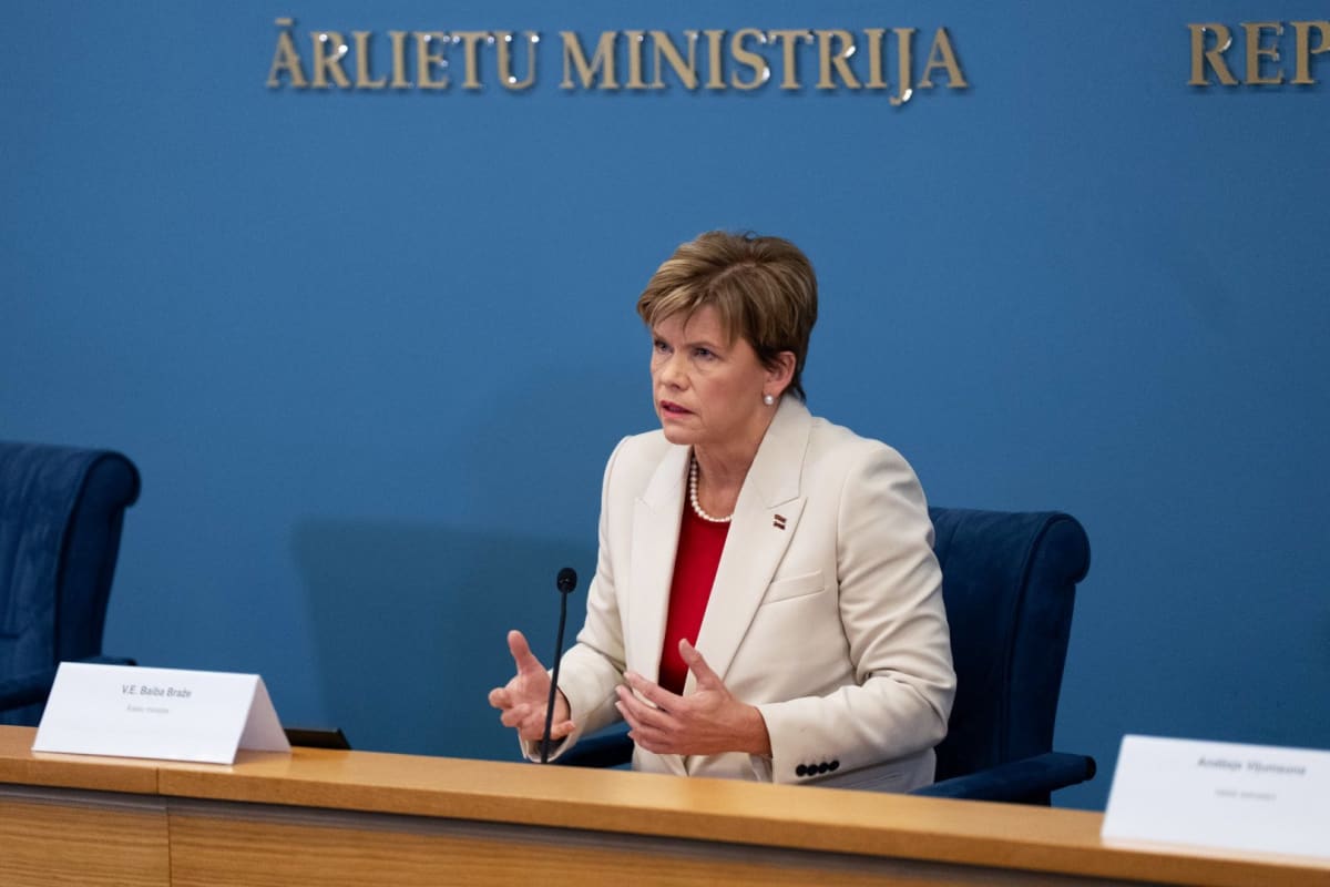 Armenia and Azerbaijan Sign Historic Peace Declaration