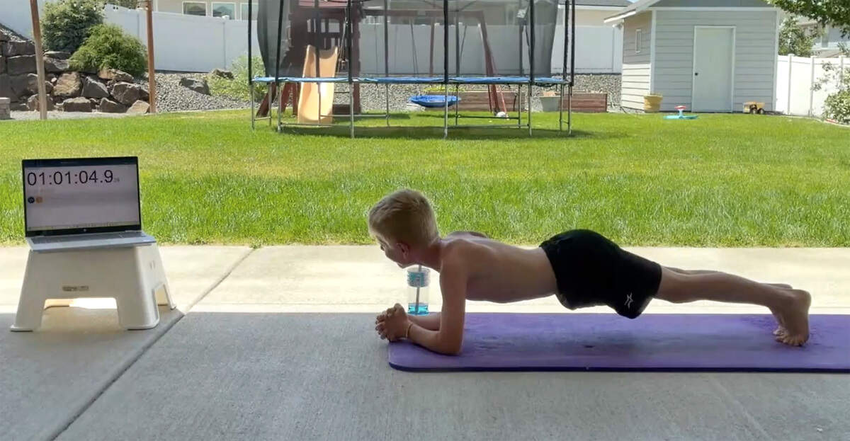 9-Year-Old Breaks World Plank Record After 61 Minutes - Image 3