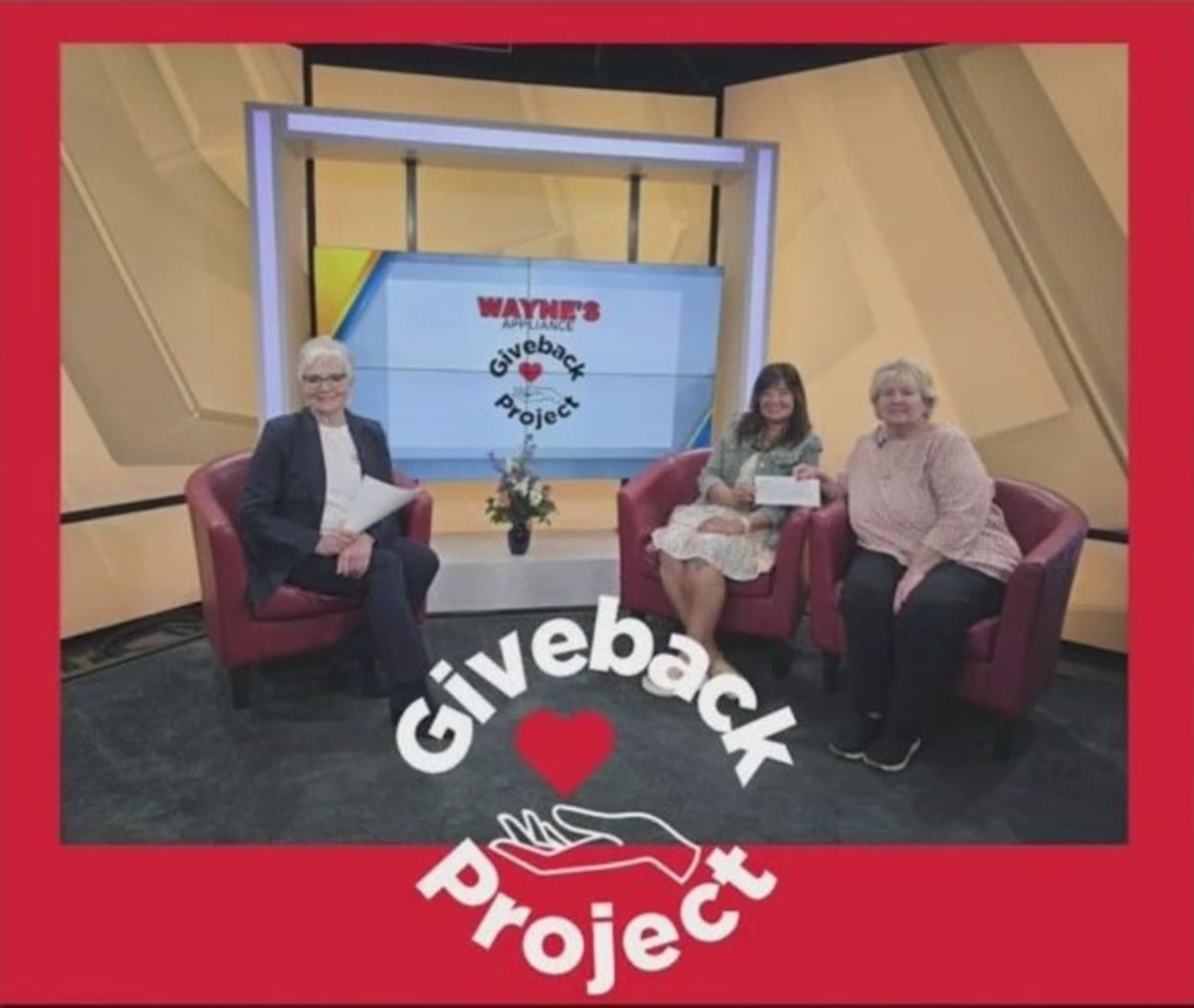 Volunteers at Hope Dot Com organization helping people experiencing homelessness in Evansville Indiana